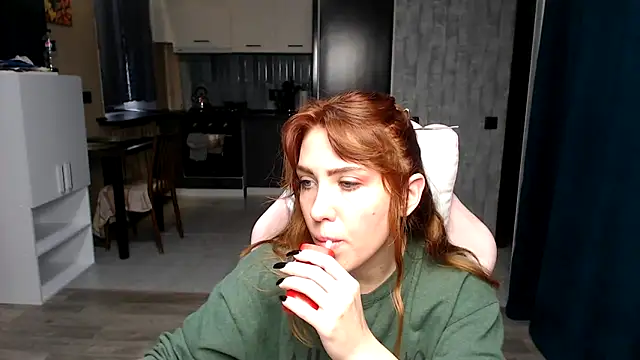 Reginasmilee online show from October 9, 7:28 am