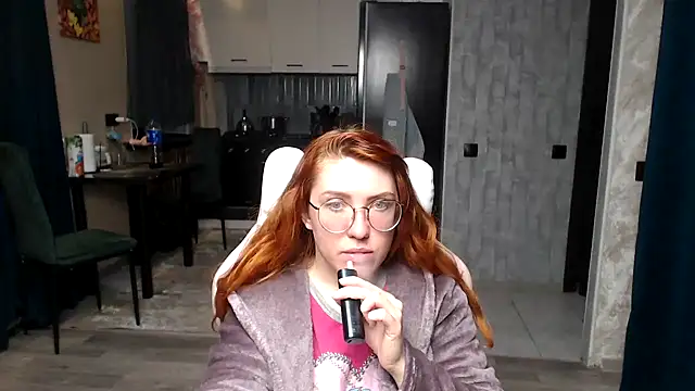 Reginasmilee online show from April 13, 4:18 am