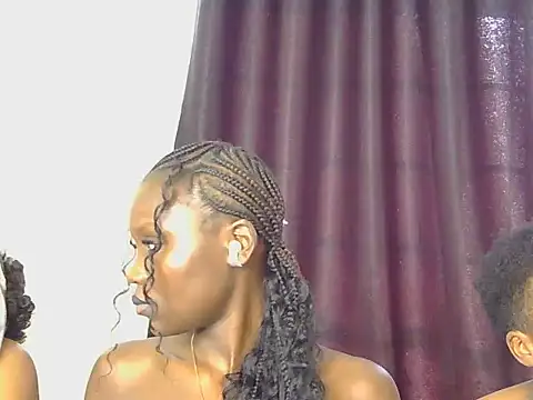 Snapshot of ebony_queen11 chatting on July 15, 1:27 pm ebony queen11 online show from July 15, 1:27 pm