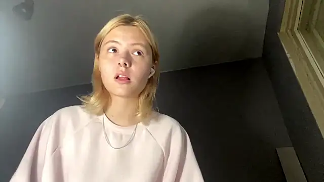 Snapshot of Jeneienal_1 chatting on July 9, 3:16 pm Jeneienal 1 online show from July 9, 3:16 pm