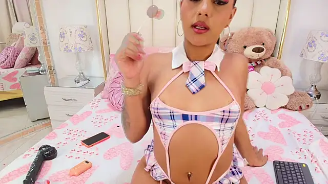 Snapshot of ZoeKiitty chatting on July 2, 8:59 pm ZoeKiitty online show from July 2, 8:59 pm