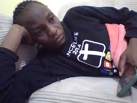 Snapshot of Savannah_Leex chatting on August 4, 5:10 am Savannah Leex online show from August 4, 5:10 am