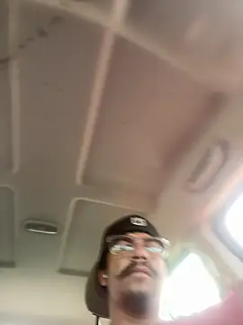 Snapshot of FATdadDicK chatting on June 24, 3:22 pm FATdadDicK online show from June 24, 3:22 pm