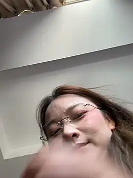 Snapshot of Yueya- chatting on July 14, 2:38 am Yueya- online show from July 14, 2:38 am