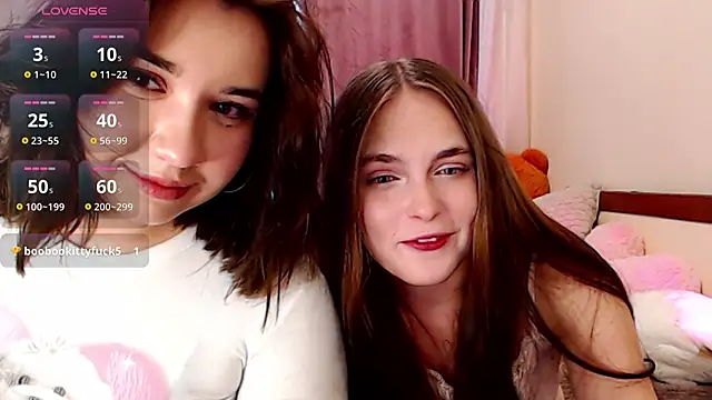 Snapshot of Viviaaan_n chatting on July 10, 12:52 pm Viviaaan n online show from July 10, 12:52 pm