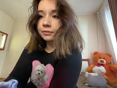 Snapshot of Viviaaan_n chatting on July 13, 9:23 am Viviaaan n online show from July 13, 9:23 am
