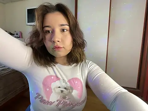 Snapshot of Viviaaan_n chatting on July 24, 9:29 am Viviaaan n online show from July 24, 9:29 am