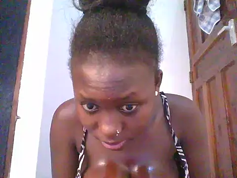 Snapshot of sweet_passion254 chatting on July 10, 3:55 am sweet passion254 online show from July 10, 3:55 am