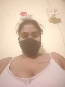 Cute-girlyy online show from July 21, 11:45 am