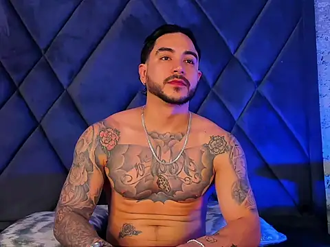 Snapshot of DanteDonovan_ chatting on July 7, 11:31 pm DanteDonovan online show from July 7, 11:31 pm