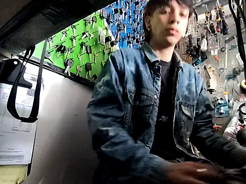 Snapshot of sebastianobig chatting on June 25, 6:12 pm sebastianobig online show from June 25, 6:12 pm