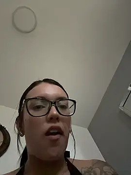 Snapshot of shantalgray__ chatting on June 25, 11:09 pm shantalgray online show from June 25, 11:09 pm