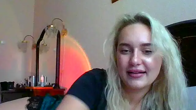 Snapshot of aylin99999 chatting on July 3, 12:11 pm aylin99999 online show from July 3, 12:11 pm