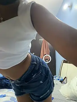 Snapshot of Muskan_alveera18 chatting on July 6, 3:58 pm Muskan alveera18 online show from July 6, 3:58 pm