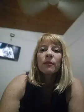 CarmenAmorosa online show from July 18, 1:15 pm