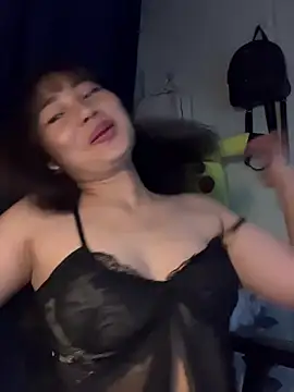 Snapshot of Sweetlyn26 chatting on July 7, 5:06 pm Sweetlyn26 online show from July 7, 5:06 pm
