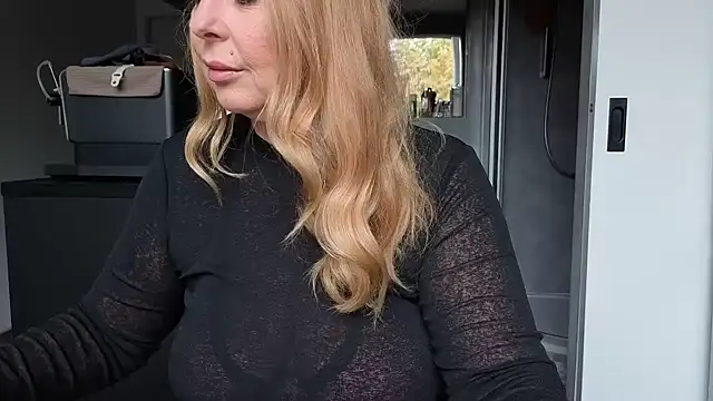 TammyJeann online show from October 6, 7:50 am