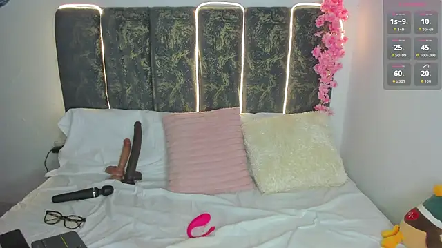 Snapshot of luany_moon chatting on July 15, 5:12 am luany moon online show from July 15, 5:12 am