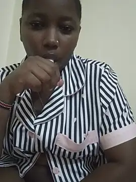 Snapshot of Vina_Etty chatting on July 11, 12:02 am Vina Etty online show from July 11, 12:02 am