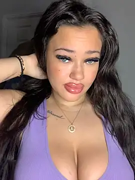 Snapshot of ChloeChannelUkx chatting on July 7, 12:35 am ChloeChannelUkx online show from July 7, 12:35 am