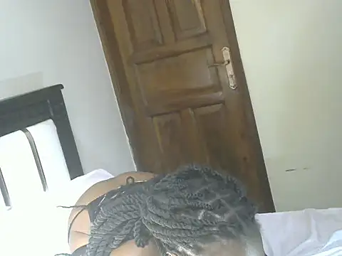 thickpetite online show from July 6, 7:05 am