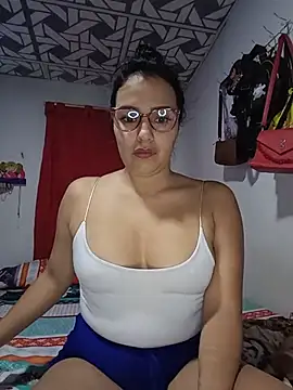 Snapshot of Ariel__xoxo chatting on July 17, 3:24 am Ariel xoxo online show from July 17, 3:24 am