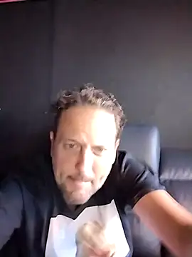 Snapshot of VitoVice chatting on July 4, 9:32 pm VitoVice online show from July 4, 9:32 pm