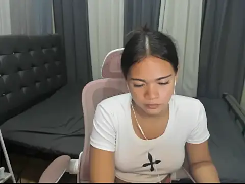 Snapshot of Seductive_rein chatting on July 2, 8:59 pm Seductive rein online show from July 2, 8:59 pm