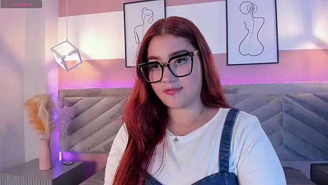 Snapshot of Bella_M00n chatting on July 3, 1:28 pm Bella M00n online show from July 3, 1:28 pm