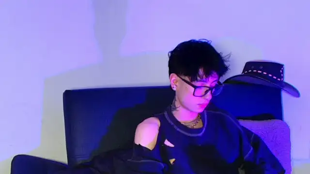 Snapshot of BLAKE___01 chatting on July 10, 8:22 pm BLAKE 01 online show from July 10, 8:22 pm