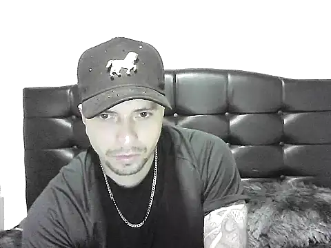 wolfgolden1 online show from July 6, 12:18 am