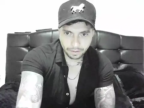 wolfgolden1 online show from July 9, 1:42 am