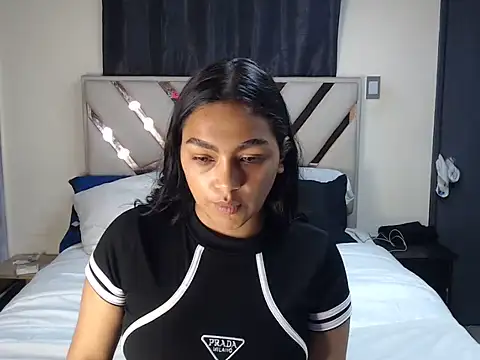 Snapshot of sarajohs chatting on July 12, 11:51 pm sarajohs online show from July 12, 11:51 pm