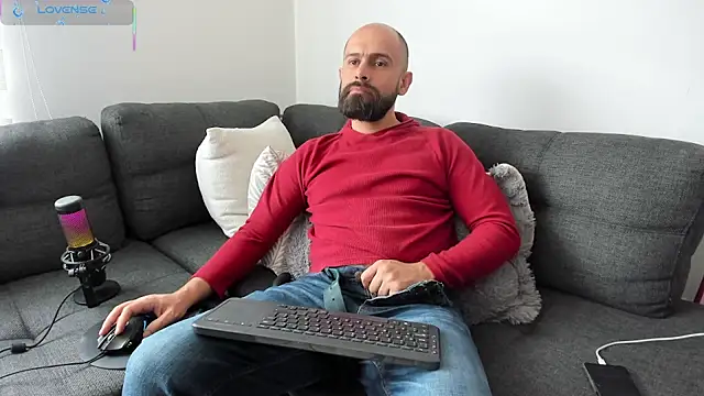 Snapshot of ezequiel_mobland chatting on July 12, 4:20 pm ezequiel mobland online show from July 12, 4:20 pm
