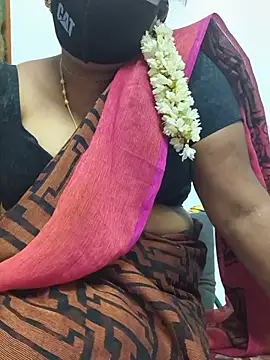 Snapshot of tamilrose143 chatting on July 6, 4:20 pm tamilrose143 online show from July 6, 4:20 pm