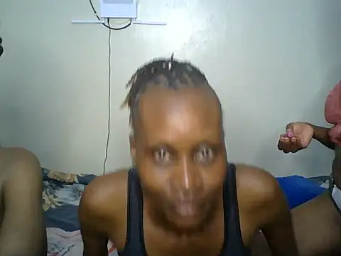 Snapshot of Petitebee01 chatting on July 6, 7:49 am Petitebee01 online show from July 6, 7:49 am