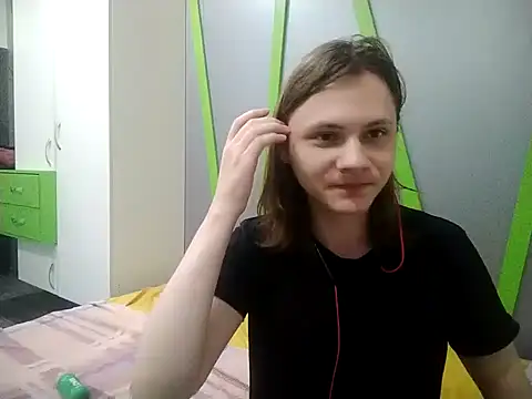 Snapshot of Aksiturat chatting on July 13, 11:29 pm Aksiturat online show from July 13, 11:29 pm