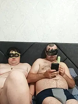 Snapshot of AlexAndDianax chatting on July 8, 8:35 pm AlexAndDianax online show from July 8, 8:35 pm