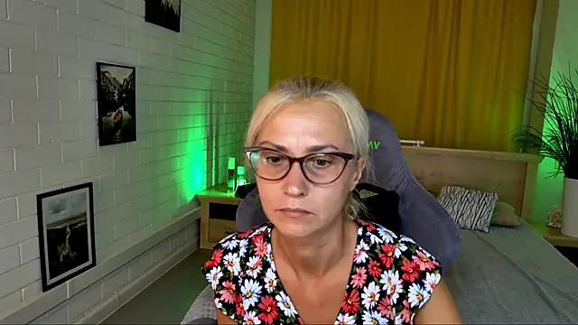 RondaGrinz online show from July 8, 1:59 pm