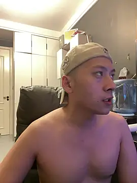 Snapshot of yichen008 chatting on July 8, 7:51 pm yichen008 online show from July 8, 7:51 pm