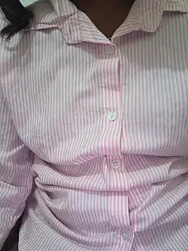 SEXY SIYAA  online show from July 7, 7:18 pm