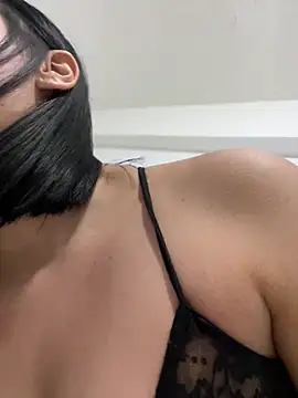 GiaOwens  online show from July 15, 7:52 pm