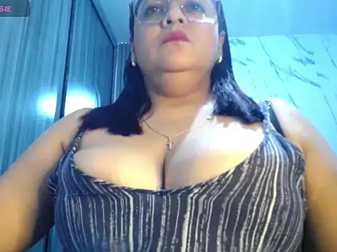 Snapshot of PaholaBigtits chatting on July 9, 7:51 pm PaholaBigtits online show from July 9, 7:51 pm
