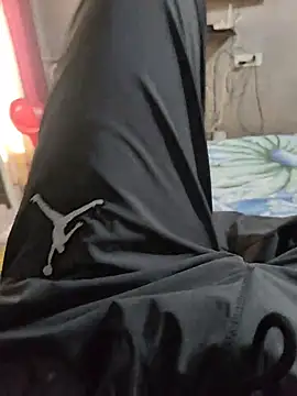 indianhotboy020 online show from August 4, 5:21 am