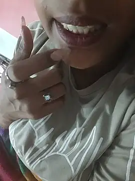 Snapshot of sharmilasingh89 chatting on July 11, 7:38 pm sharmilasingh89 online show from July 11, 7:38 pm
