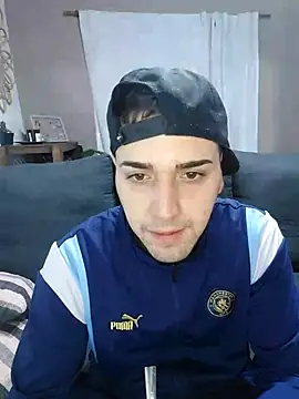 Snapshot of Agusss_2000 chatting on July 10, 12:08 pm Agusss 2000 online show from July 10, 12:08 pm