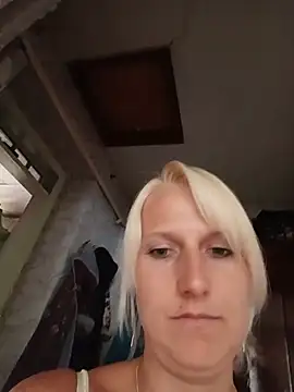 Snapshot of Amina-lov chatting on July 10, 3:14 pm Amina-lov online show from July 10, 3:14 pm
