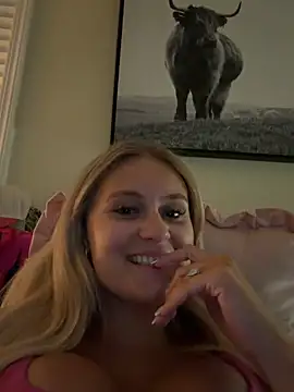 Snapshot of DaisyMonroexoxo chatting on July 12, 2:46 am DaisyMonroexoxo online show from July 12, 2:46 am