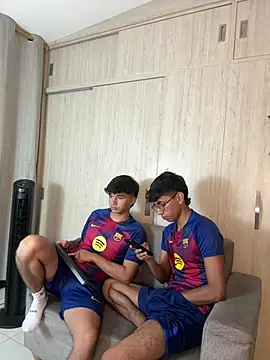 Snapshot of BABYYcouple chatting on August 8, 3:41 am BABYYcouple online show from August 8, 3:41 am
