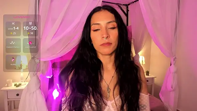 Snapshot of Raia_Martin chatting on July 10, 5:56 am Raia Martin online show from July 10, 5:56 am